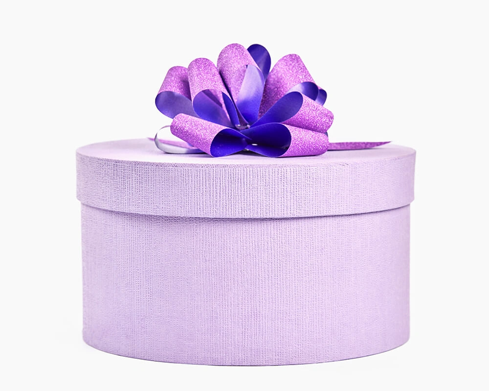 round gift box with bow