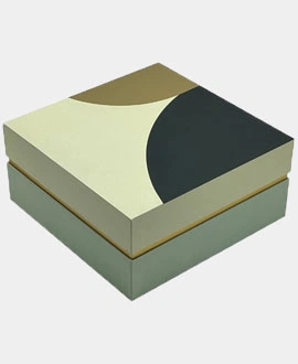 Cosmetic box with lid