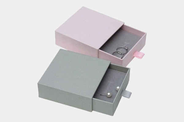 small cardboard jewelry boxes